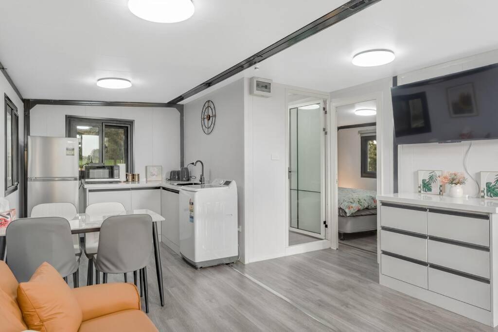 2 Bedrooms Cabin 5 Min To Pukekohe Town Centre Kültér fotó