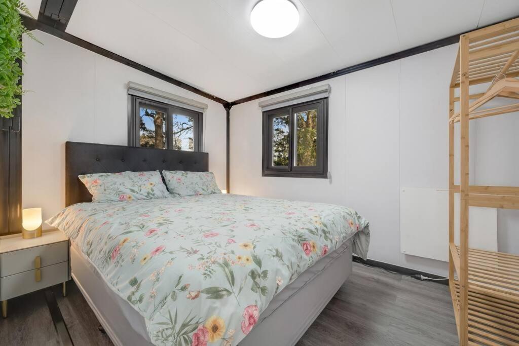 2 Bedrooms Cabin 5 Min To Pukekohe Town Centre Kültér fotó
